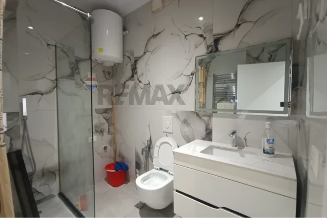 Tirane, jepet me qera apartament 2+1 Kati 3, 