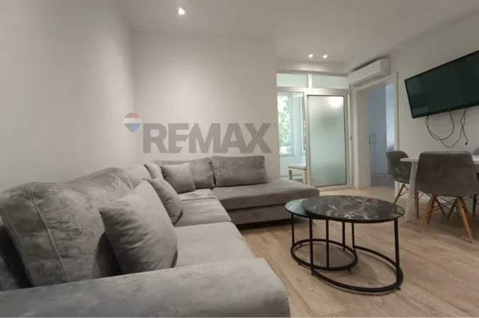 Tirane, jepet me qera apartament 2+1 Kati 3, 