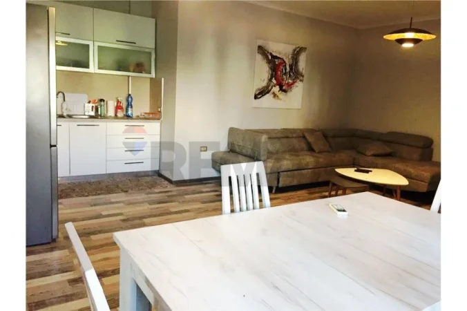 Tirane, shes apartament 2+1+Ballkon Kati 3, 114 m² (Don bosko)