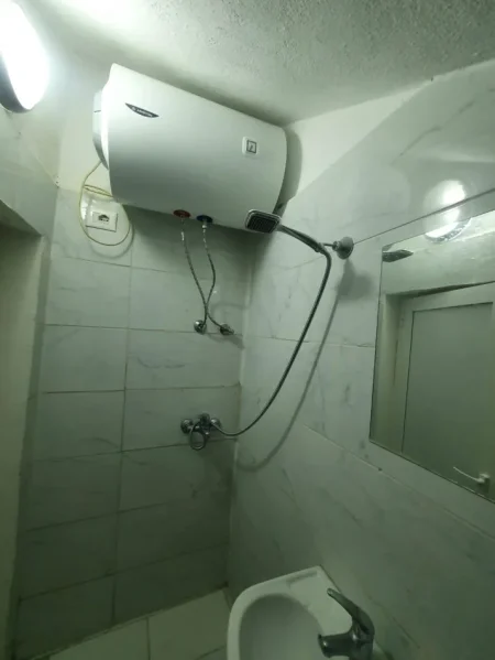 Tirane, jepet me qera apartament 1+1 Kati 1, 60 m² 450 € (Selitë)