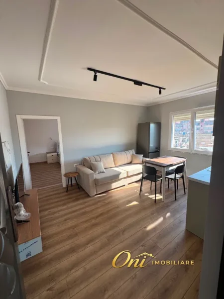 Tirane, jepet me qera apartament 1+1 Kati 6, 50 m² 550 € (VASIL SHANTO)