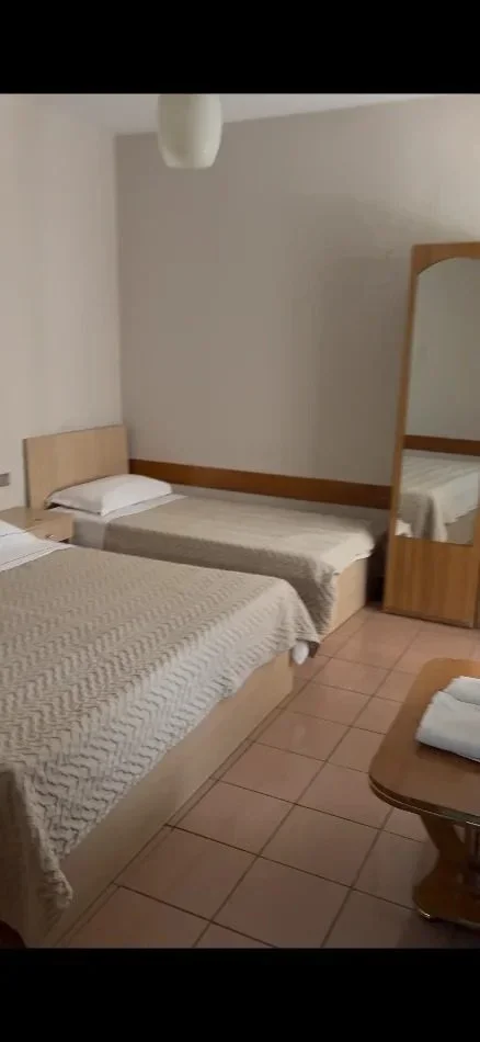 Tirane, jepet me qera apartament Studio Kati 1, 30 m² 300 € (Selvia)