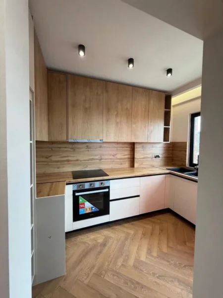 Tirane, shitet apartament 2+1+Aneks+Ballkon Kati 8, 101 m² 