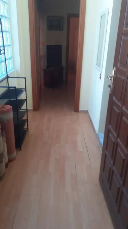 Tirane, jepet me qera apartament 2+1 Kati 3, 80 m² 500 € (Rruga Don Bosko)