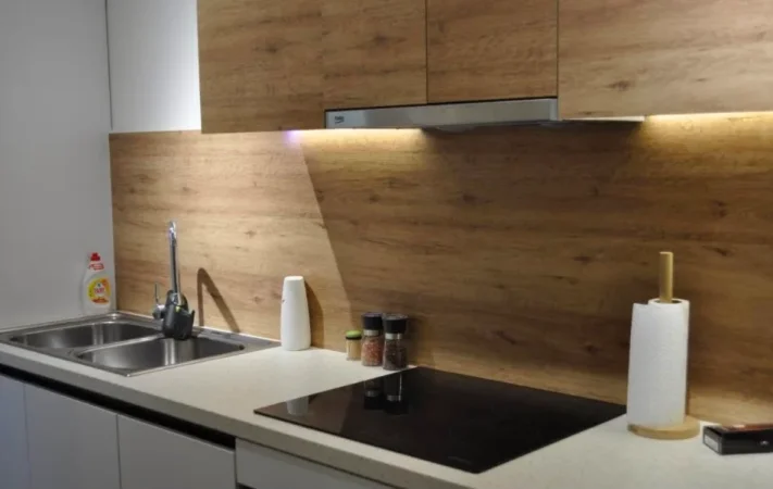 Tirane, jepet me qera apartament 2+1 , 85 m² 700 € (Ali Demi)