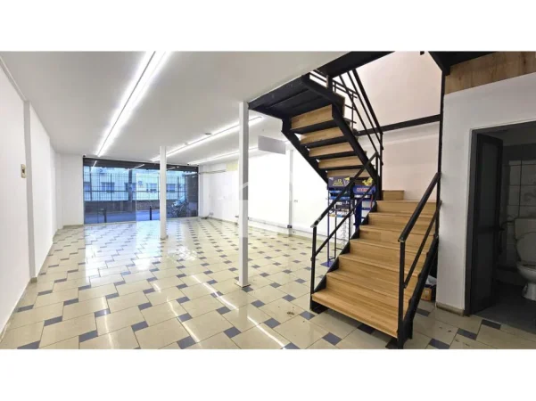Tirane, jepet me qera ambjent biznesi , 134 m² 1.600 € (RRUGA “ISLAM ALLA”)