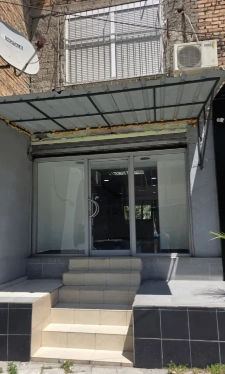 Tirane, shitet ambjent biznesi Kati 1, 40 m² 115.000 € (Shkolla e Bashkuar)