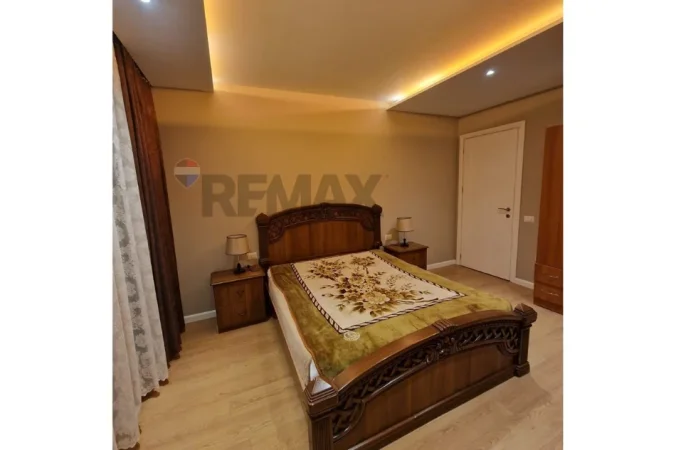 Tirane, jepet me qera Vile 3+1 , 