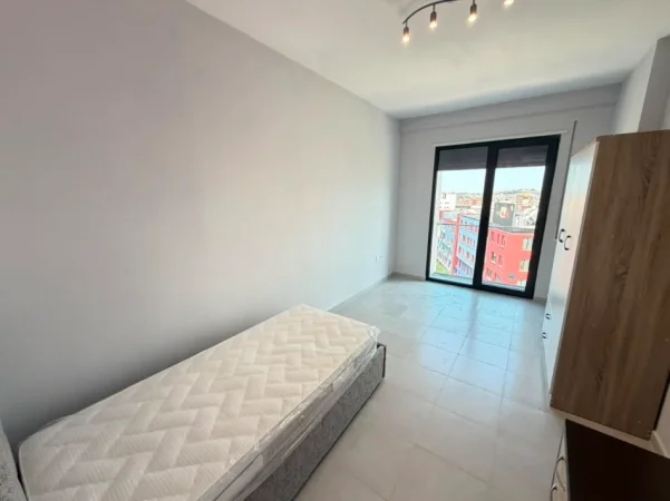 Tirane, jepet me qera apartament 2+1 Kati 7, 100 m² (KINOSTUDIO)
