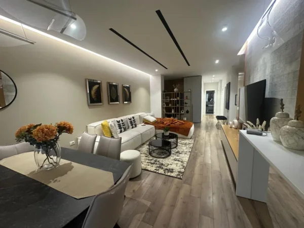 Tirane, shitet apartament 3+1 Kati 4, 650.000 € (Rruga e Kosovareve)