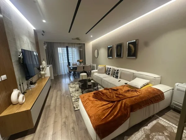 Tirane, shitet apartament 3+1 Kati 4, 650.000 € (Rruga e Kosovareve)