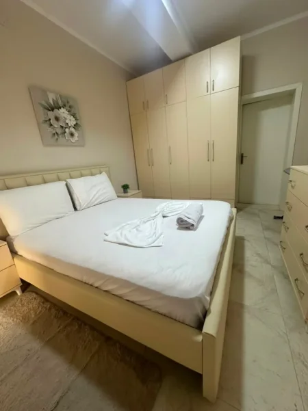 Tirane, jepet me qera apartament 1+1+Ballkon Kati 1, 60 m² 700 € (Spitali Amerikan 2)