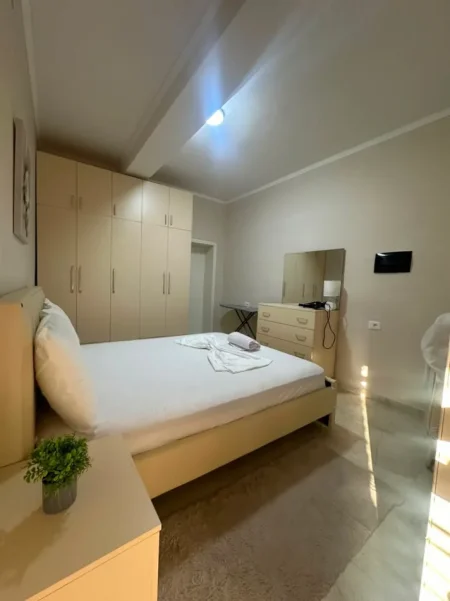 Tirane, jepet me qera apartament 1+1+Ballkon Kati 1, 60 m² 700 € (Spitali Amerikan 2)