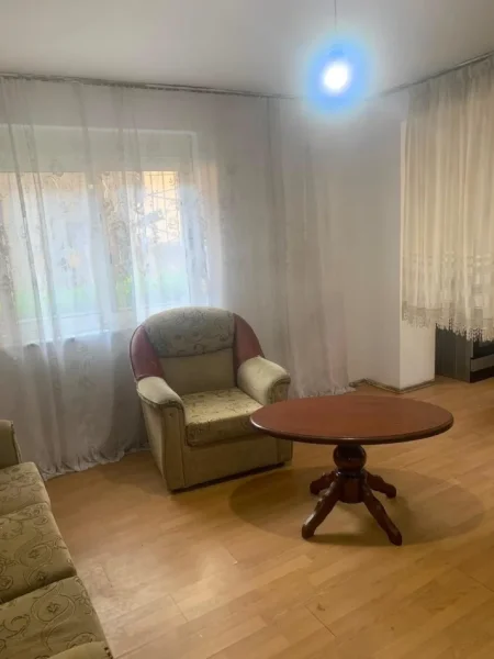 Tirane, jepet me qera apartament 1+1 Kati 1, 65 m² 400 € (Rruga Bardhyl)