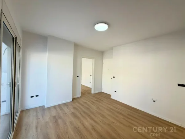 Tirane, jepet me qera zyre Kati 4, 37 m² 450 € (Stadiumi Dinamo)