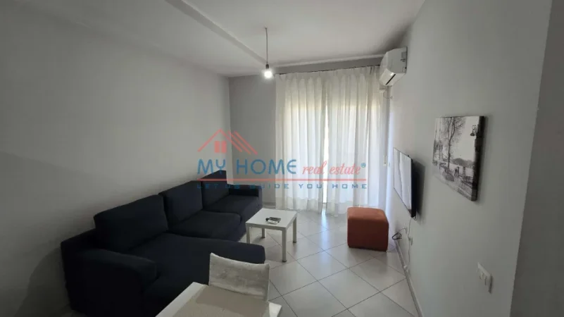 Tirane, jepet me qera apartament 1+1+Ballkon Kati 7, 65 m² 500 € (Spitali amerikan 3)