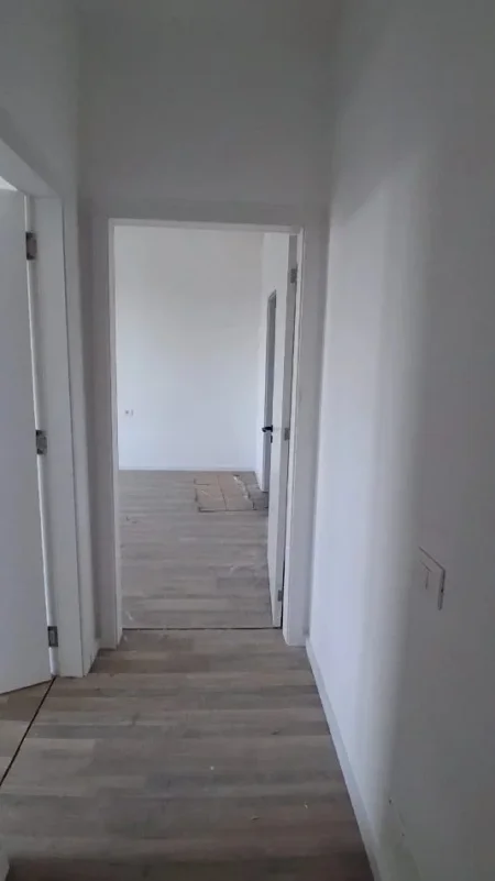 Tirane, jepet me qera apartament 2+1 Kati 5, 99 m² 500 € (Rruga 5 Maji)