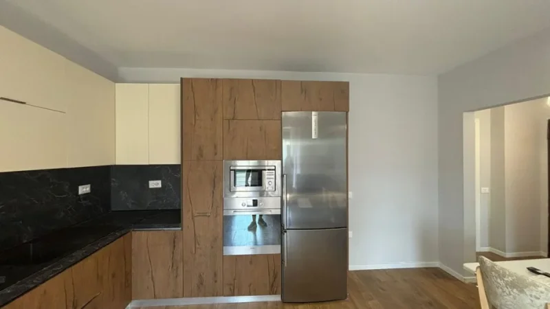 Tirane, jepet me qera apartament 1+1 Kati 6, 70 m² 520 € (Rruga 5 Maji)