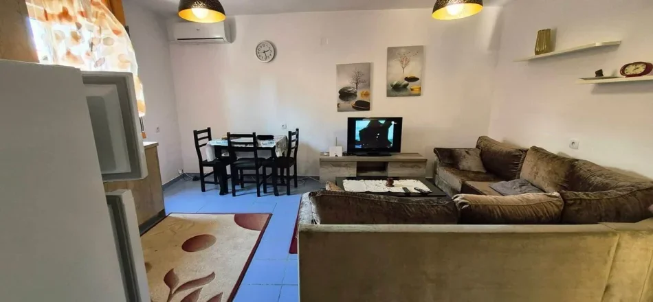 Tirane, jepet me qera apartament 1+1 Kati 2, 60 m² 350 € (Ali Demi)