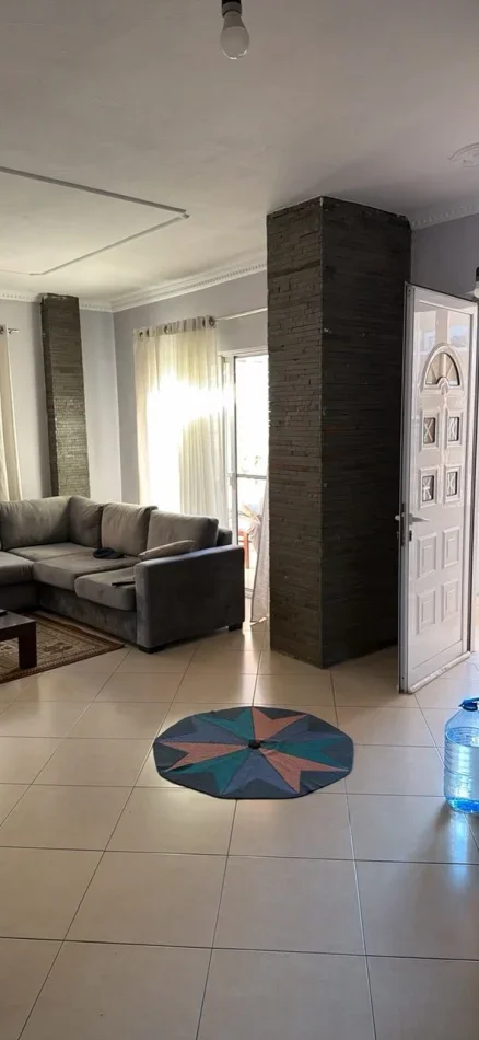 Tirane, jepet me qera apartament 3+1 Kati 2, 100 m² 400 € (Selitë)