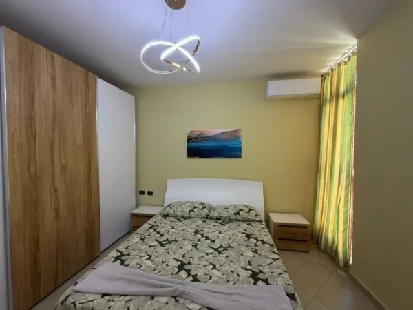 Tirane, jepet me qera apartament 2+1 Kati 10, 103 m² 1.000 € (9 Katëshet)