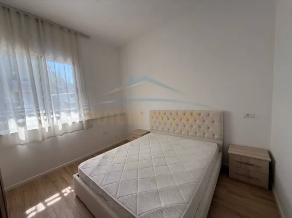 Tirane, jepet me qera apartament 1+1+Ballkon Kati 0, 59 m² 350 € (FRESKU)
