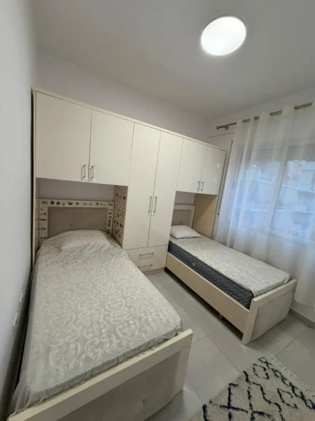Tirane, jepet me qera apartament 2+1 , 80 m² 600 € (Amerikan 3)
