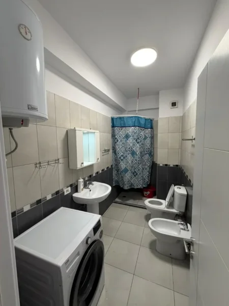 Tirane, jepet me qera apartament 2+1 , 80 m² 600 € (Amerikan 3)