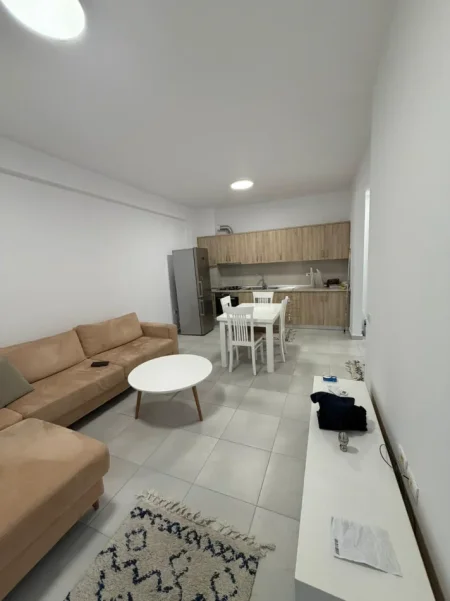 Tirane, jepet me qera apartament 2+1 , 80 m² 600 € (Amerikan 3)