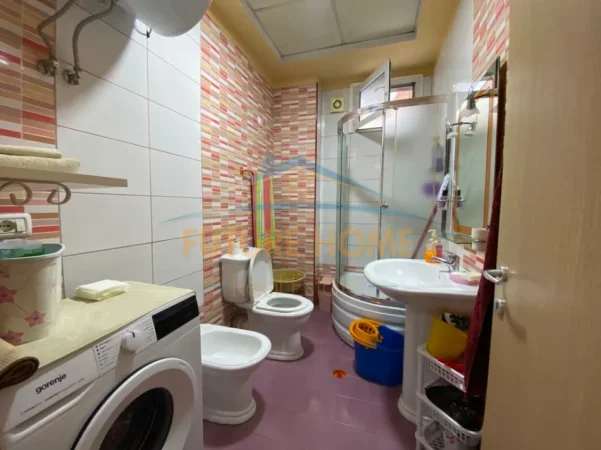 Tirane, jepet me qera apartament 1+1 Kati 4, 72 m² 500 € (LAPRAKE)