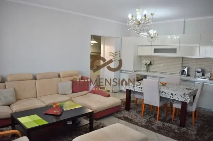 Shitet Apartament 3+1+2 ne Rruge te Kavajes, prane Condor Center (D8143A-35)