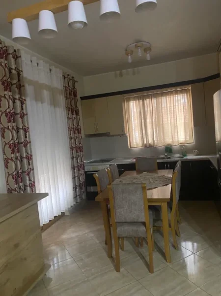 Tirane, jap me qera apartament 2+1 Kati 3, Çmimi 500 €