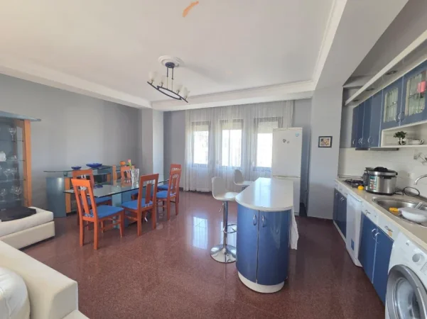 Tirane, shes apartament 4+1+Ballkon , 145 m² 640.000 € (Sami Frasheri)