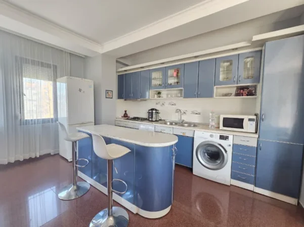 Tirane, shes apartament 4+1+Ballkon , 145 m² 640.000 € (Sami Frasheri)