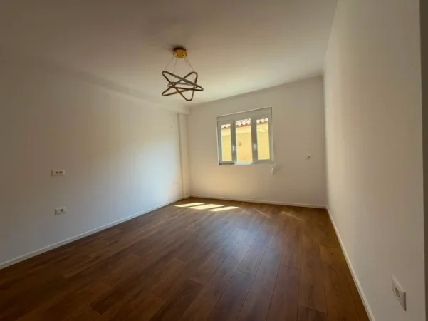 Tirane, shitet apartament 1+1 Kati 3, 47 m² 108.000 € (Rruga Dritan Hoxha)