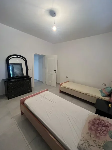 Jepet me qira garsoniere në zonën e 5 Majit 470 € (5 Maj)