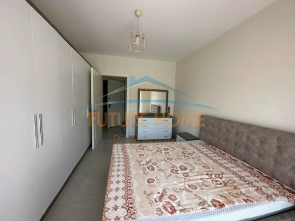 Tirane, jepet me qera apartament 1+1+Ballkon Kati 2, 70 m² 500 € (SIMACOM)