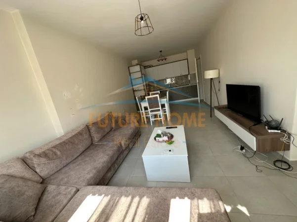 Tirane, jepet me qera apartament 1+1+Ballkon Kati 2, 70 m² 500 € (SIMACOM)