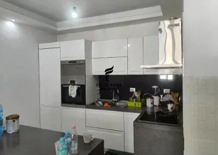 Tirane, shitet apartament 2+1 Kati 6, 102 m² 175.000 € (YZBERISHT)