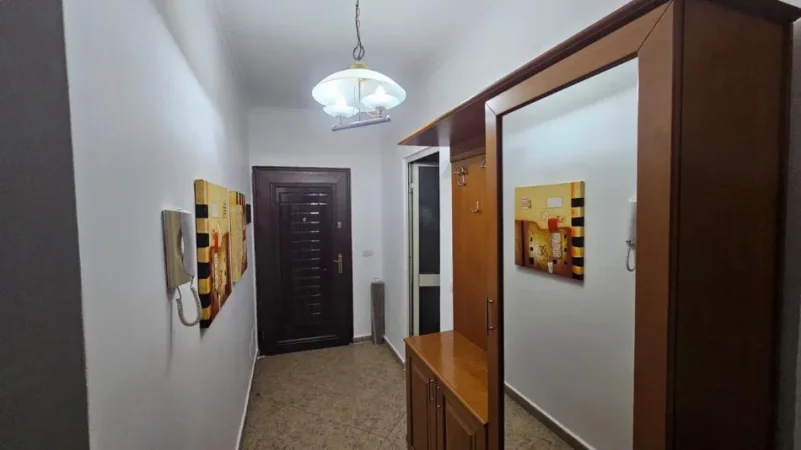 Tirane, jepet me qera apartament 2+1 Kati 5, 90 m² 600 € 