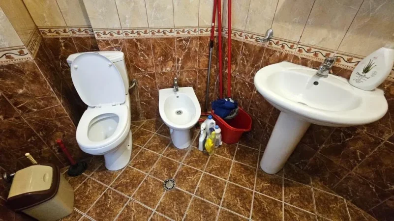 Tirane, jepet me qera apartament 2+1 Kati 5, 90 m² 600 € 