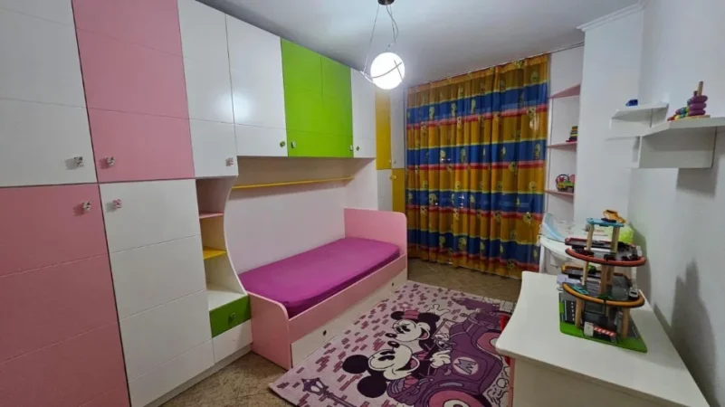 Tirane, jepet me qera apartament 2+1 Kati 5, 90 m² 600 € 