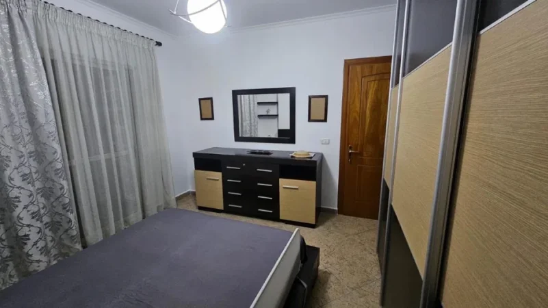 Tirane, jepet me qera apartament 2+1 Kati 5, 90 m² 600 € 