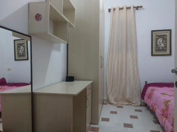 Tirane, jepet me qera apartament 3+1+Ballkon Kati 2, 100 m² 650 € (Pazari i Ri)
