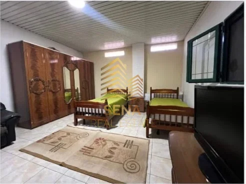 Tirane, jepet me qera apartament 1+1 Kati 1, 75 m² 500 € (Shallvaret)