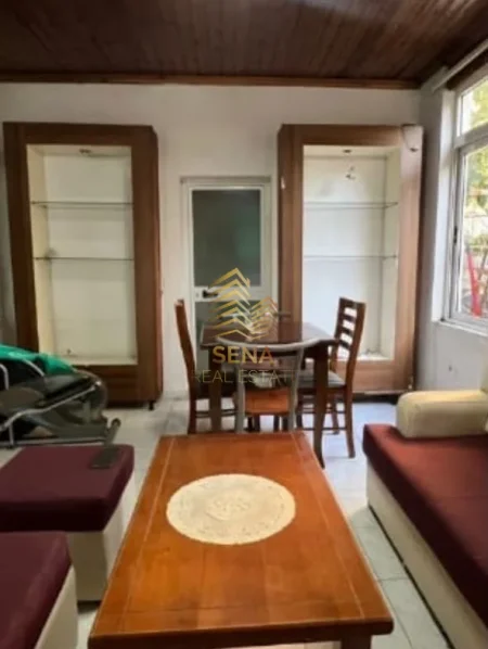 Tirane, jepet me qera apartament 1+1 Kati 1, 75 m² 500 € (Shallvaret)