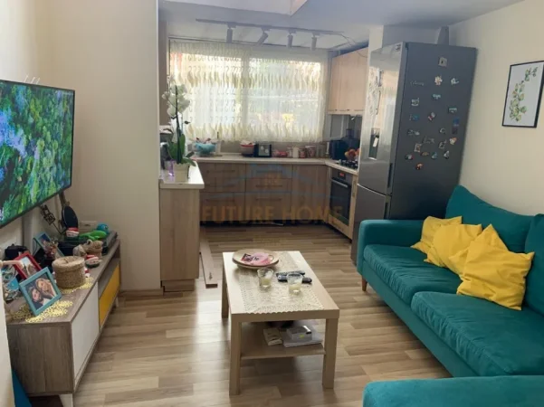 Tirane, shitet apartament 1+1, 638 Euro,  72 m² (Siri Kodra)