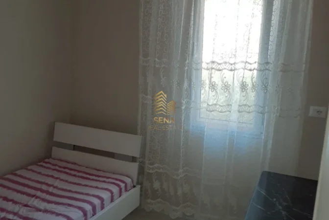 Tirane, jepet me qera apartament 3+1+Ballkon Kati 3, 110 m² 550 € (Rruga e Elbasanit)