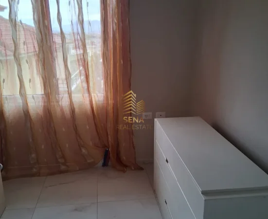 Tirane, jepet me qera apartament 3+1+Ballkon Kati 3, 110 m² 550 € (Rruga e Elbasanit)