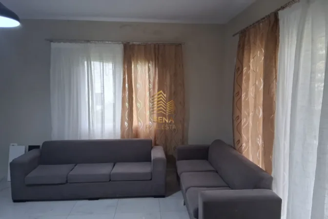 Tirane, jepet me qera apartament 3+1+Ballkon Kati 3, 110 m² 550 € (Rruga e Elbasanit)